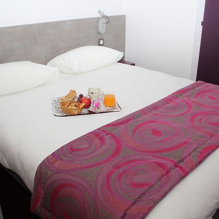 Brit Hotel Les Evens Saint-Saturnin  Zewnętrze zdjęcie