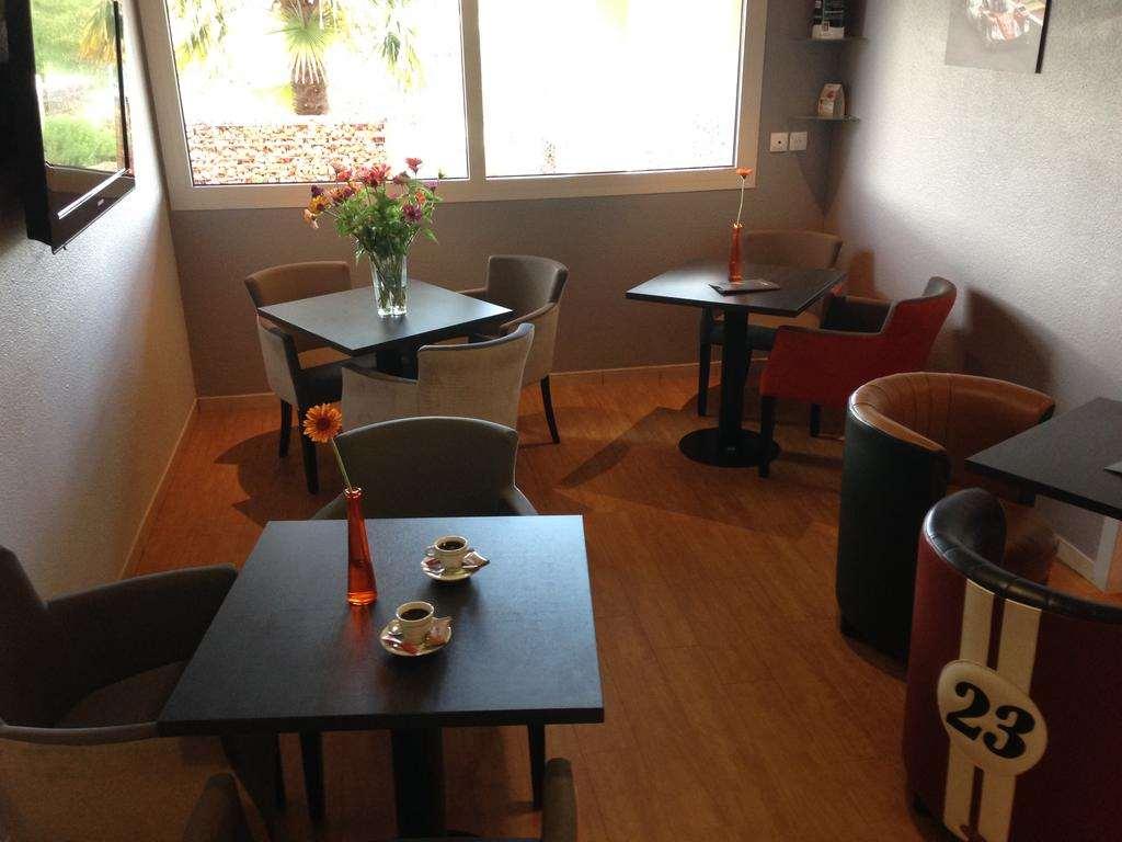 Brit Hotel Les Evens Saint-Saturnin  Restauracja zdjęcie