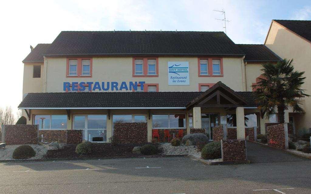 Brit Hotel Les Evens Saint-Saturnin  Zewnętrze zdjęcie