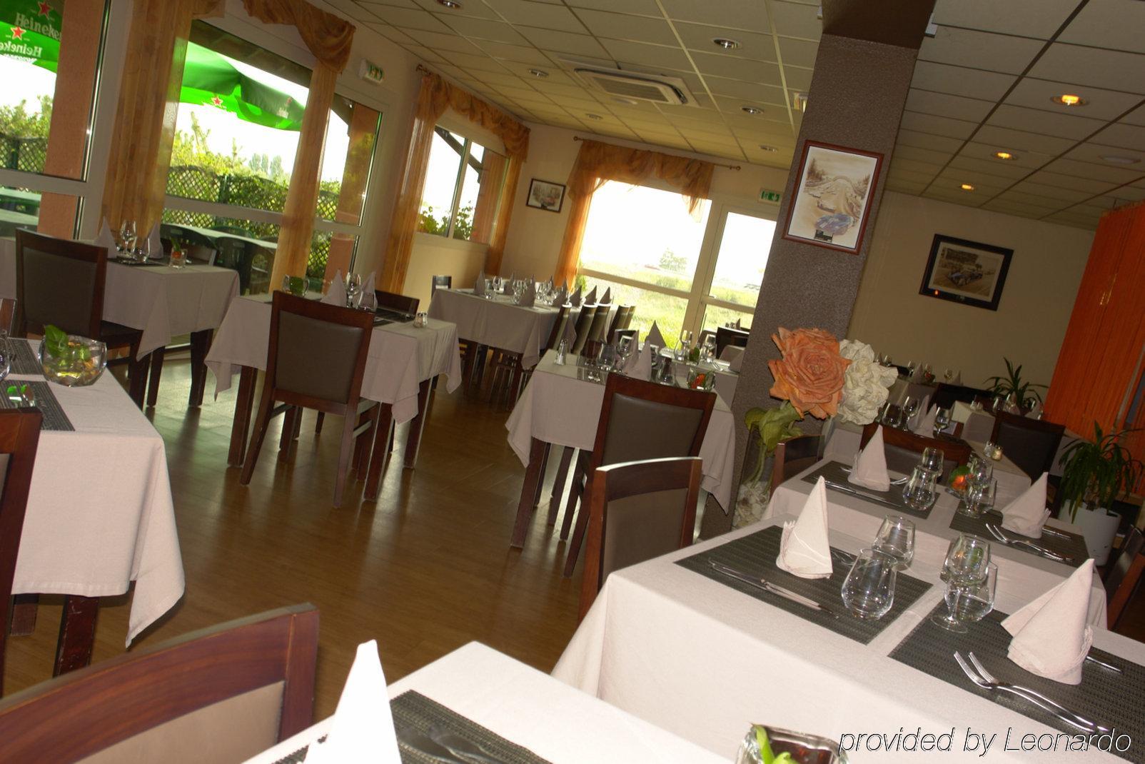 Brit Hotel Les Evens Saint-Saturnin  Restauracja zdjęcie
