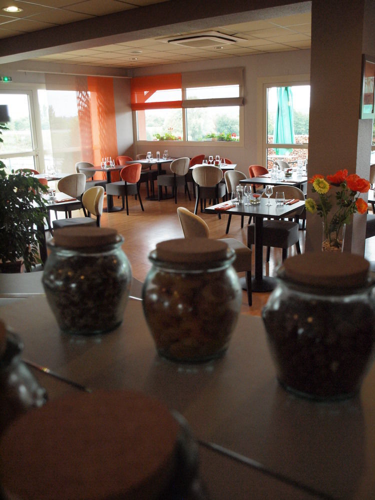 Brit Hotel Les Evens Saint-Saturnin  Zewnętrze zdjęcie