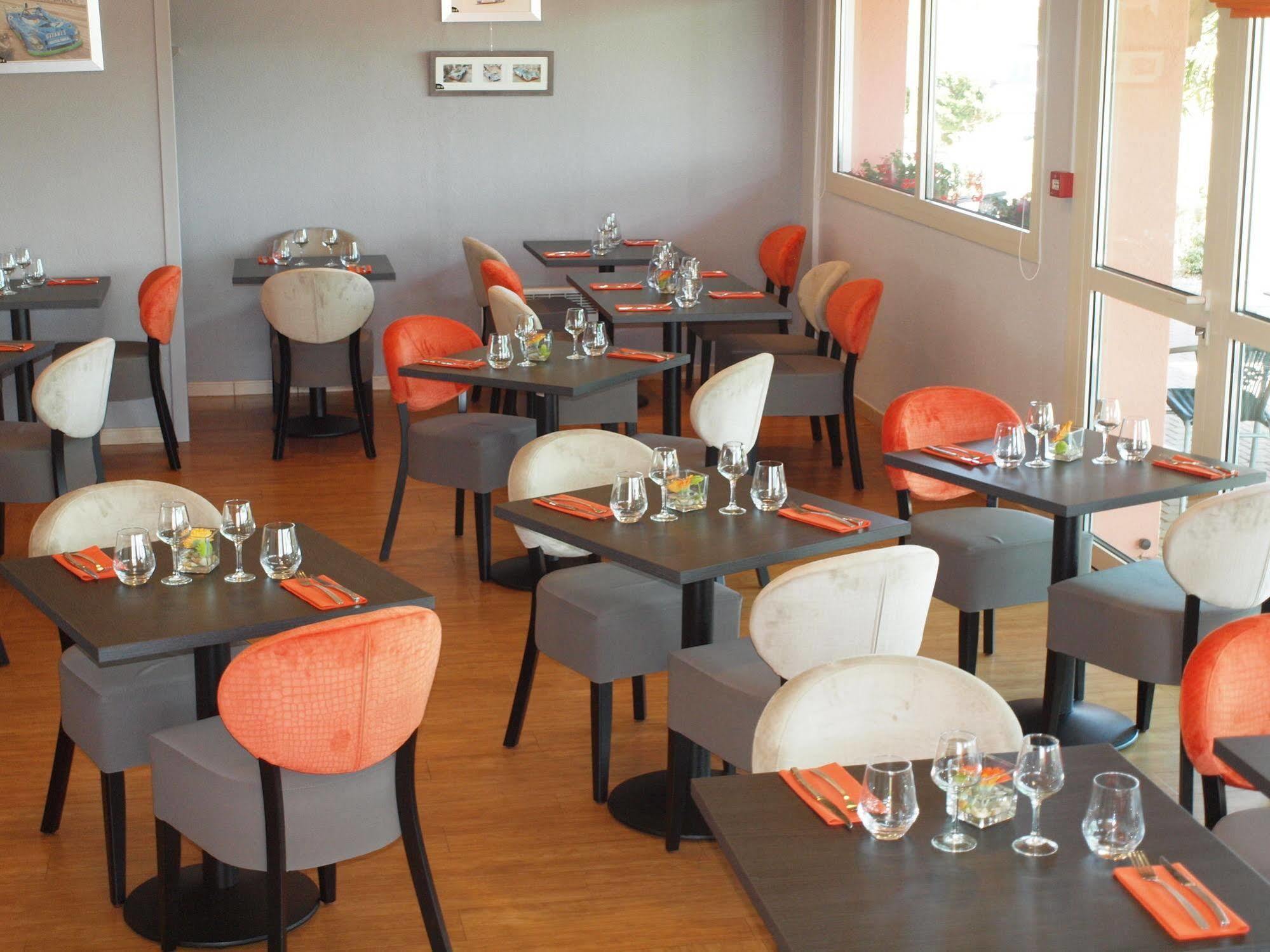 Brit Hotel Les Evens Saint-Saturnin  Zewnętrze zdjęcie
